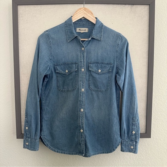 Madewell Denim Button-Up Shirt in Bluffton Wash - Picture 4 of 8